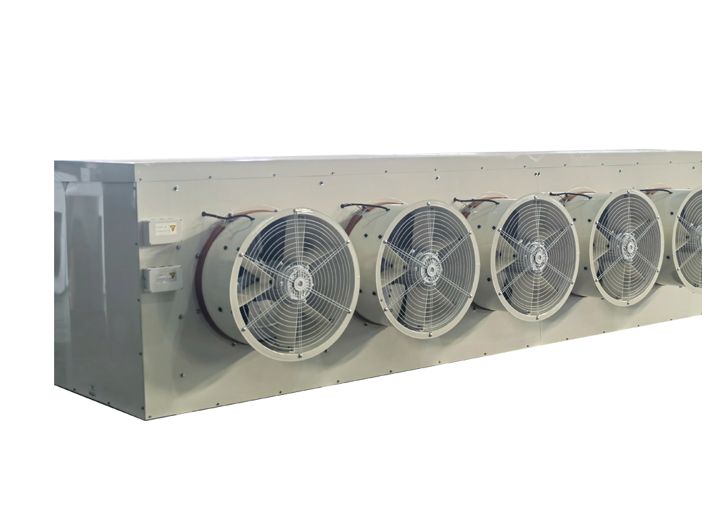Air duct na may heating belt at protective mesh cover air cooler